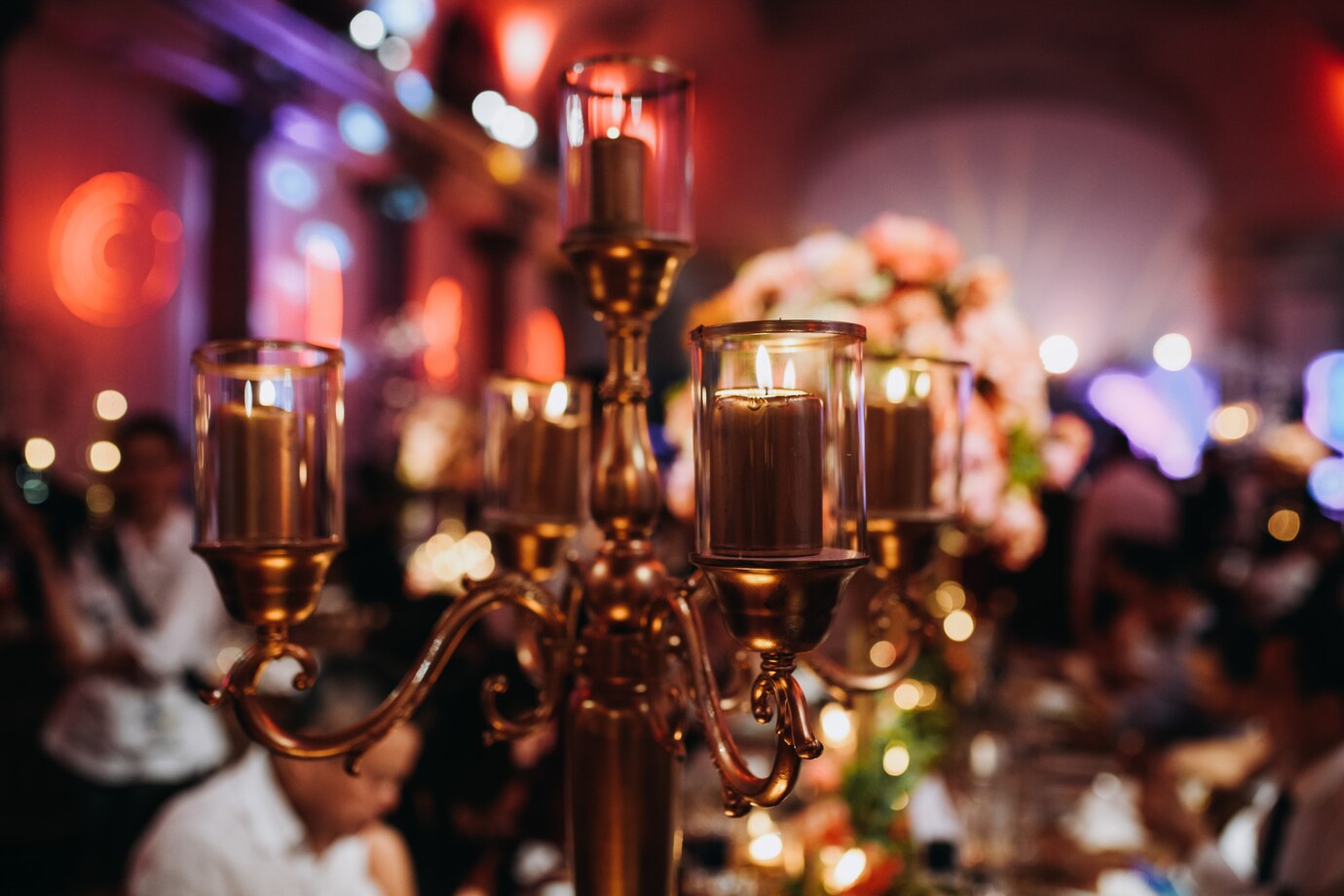 vintage-candlestick-holiday-table_8353-9571